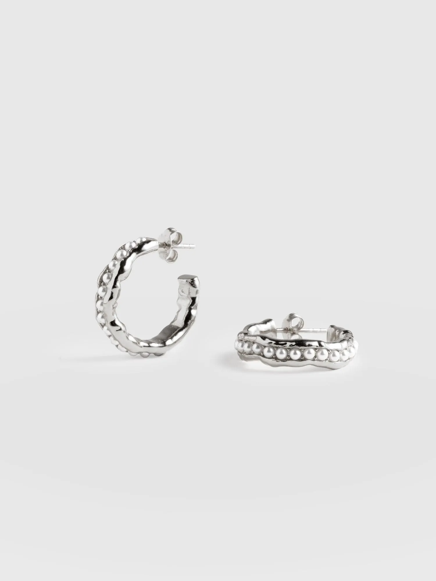 Jacqueline Molten Pearl Hoop Earrings - Silver