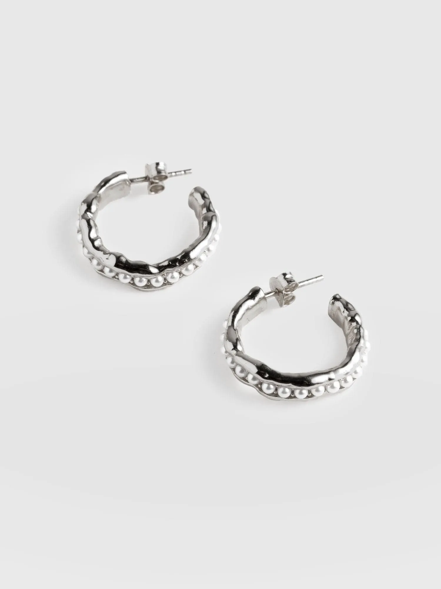 Jacqueline Molten Pearl Hoop Earrings - Silver