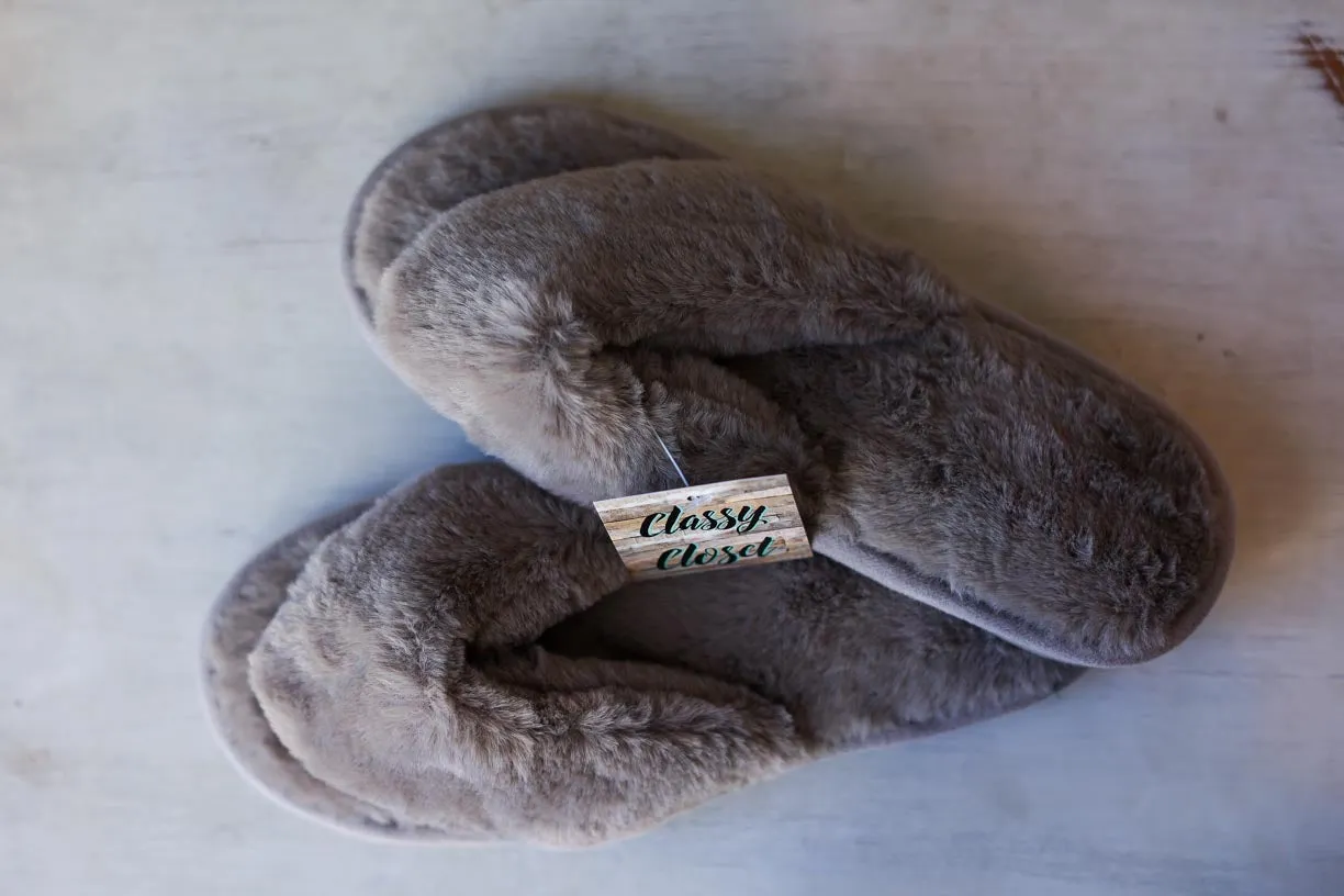 Mocha Fluffy Flip Flop Slippers • 7-9