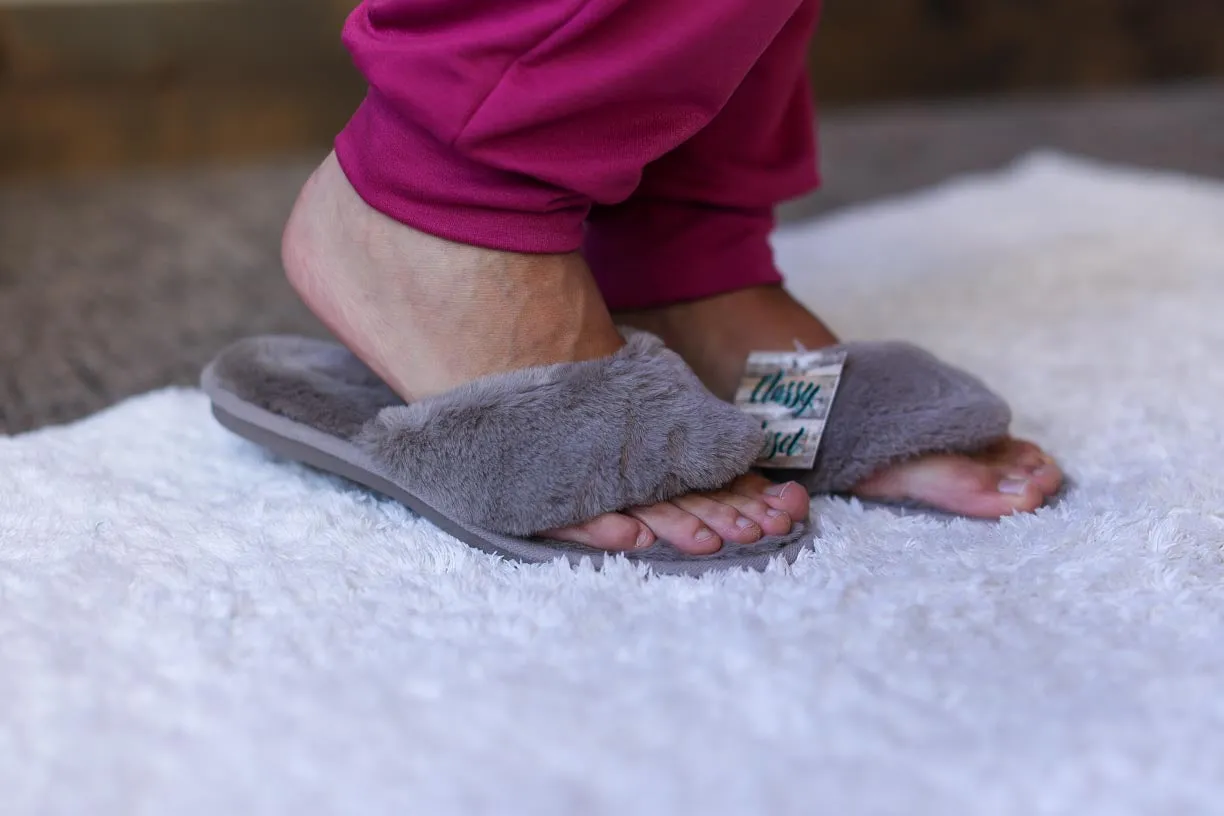 Mocha Fluffy Flip Flop Slippers • 7-9