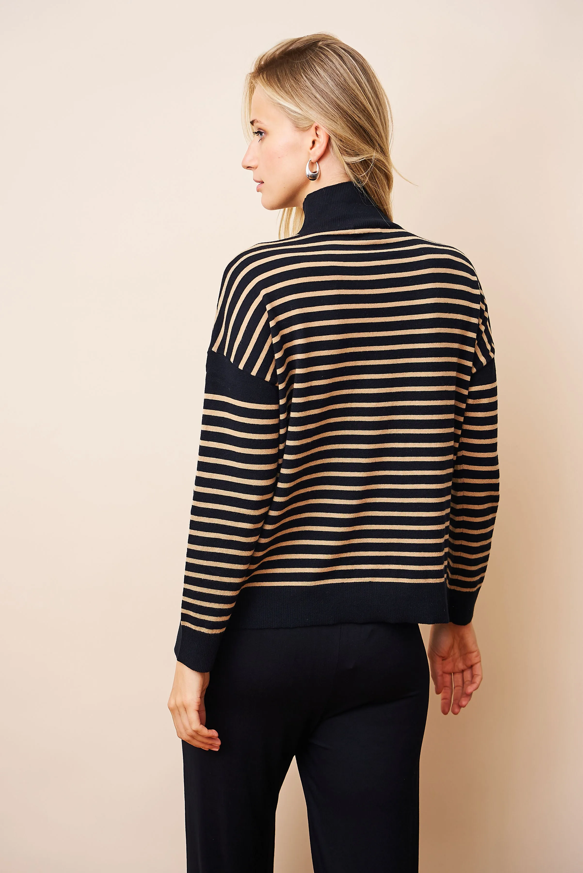 Organic Cotton Knit Stretch Striped Mock Neck in Noir/Camel