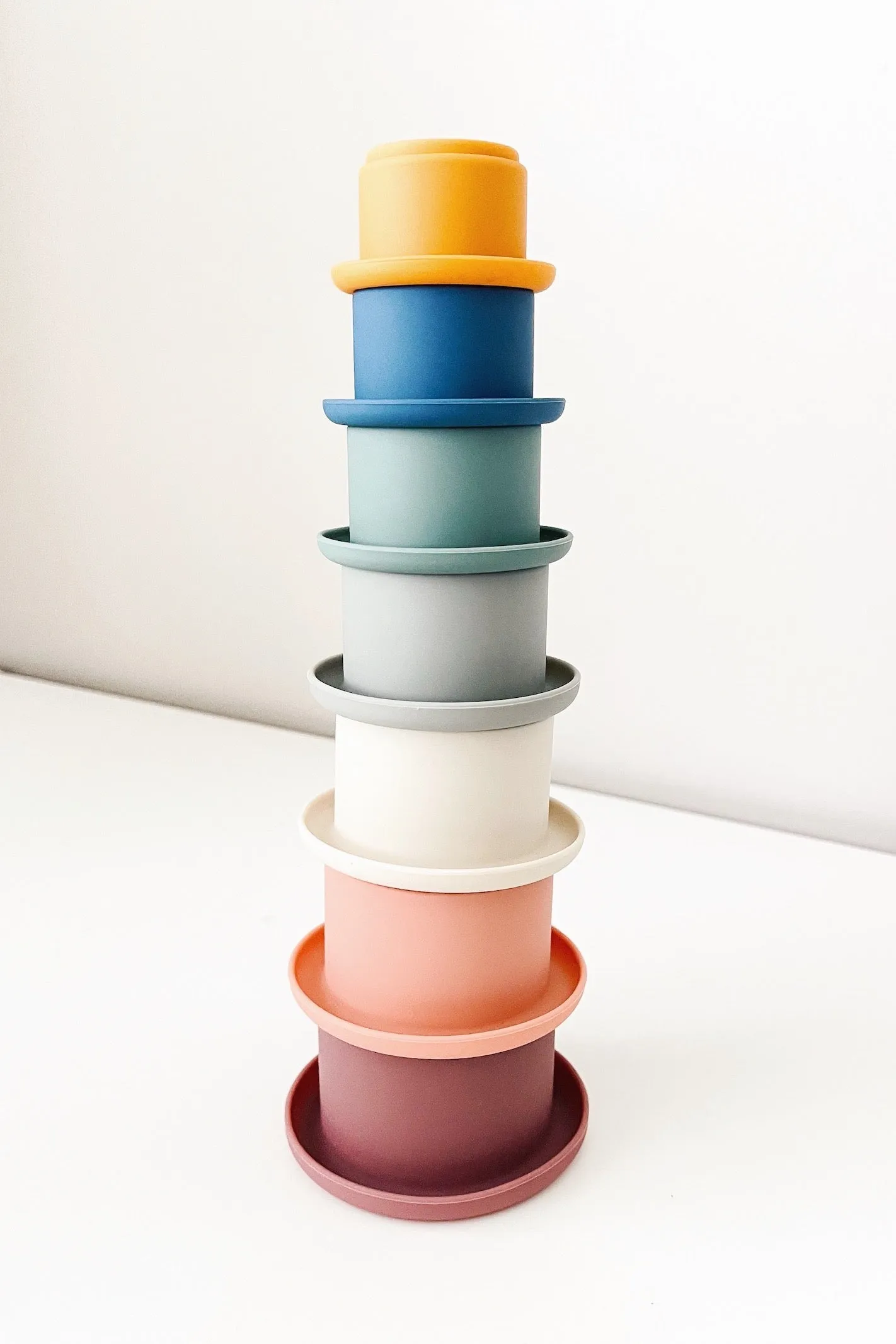 SEVEN PIECE STACKING CUP SET / MULTI